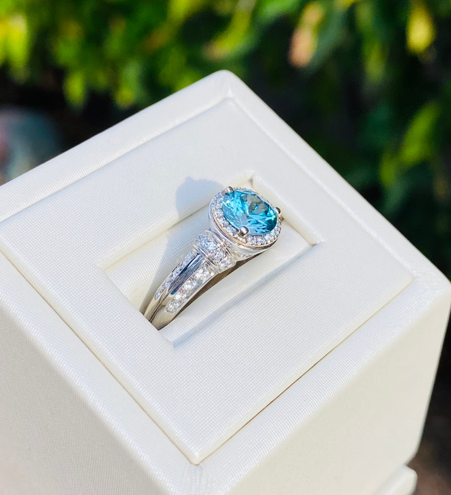 Platinum Vintage Ring with Blue Zircon
